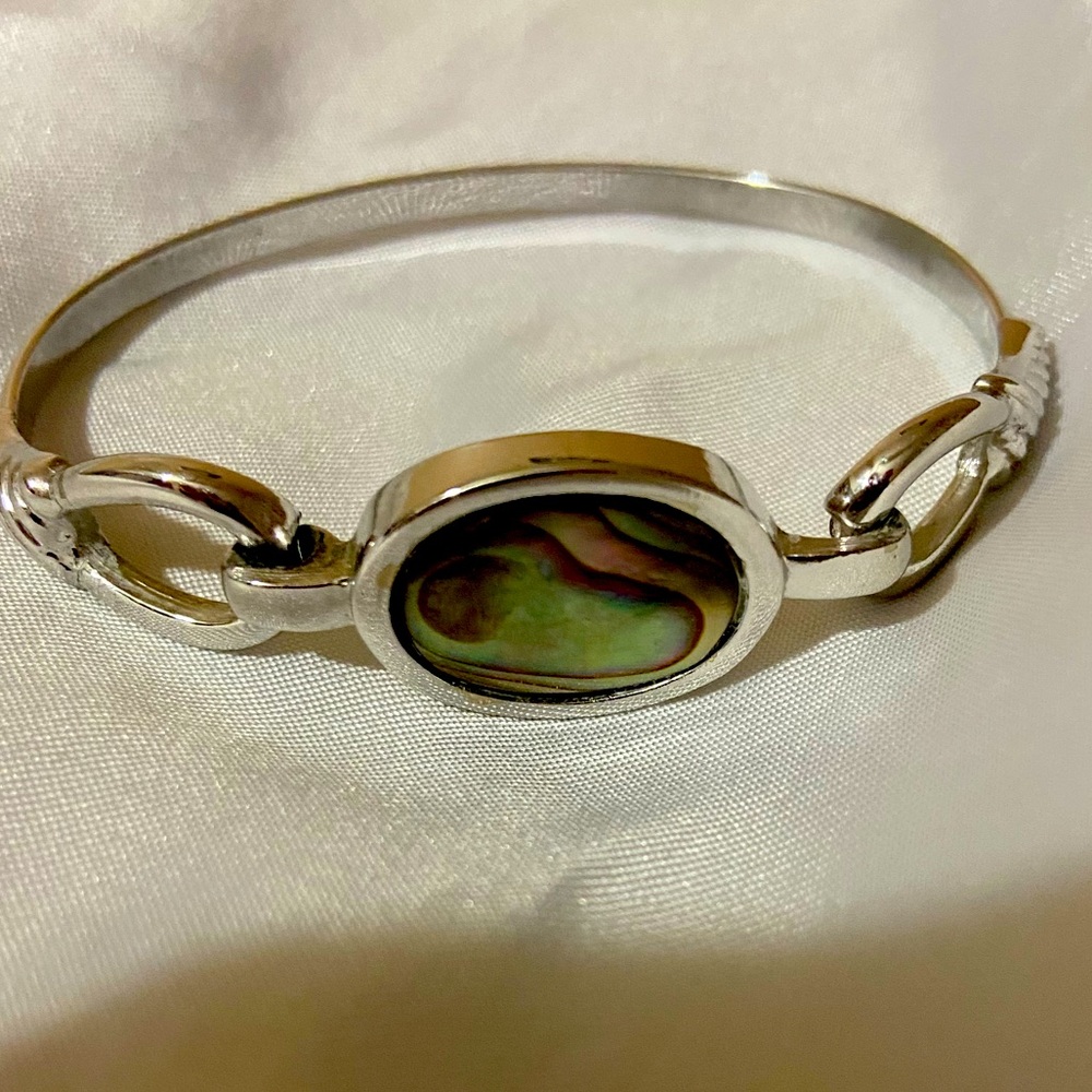 VINTAGE silver tone and Abalon AVON bracelet